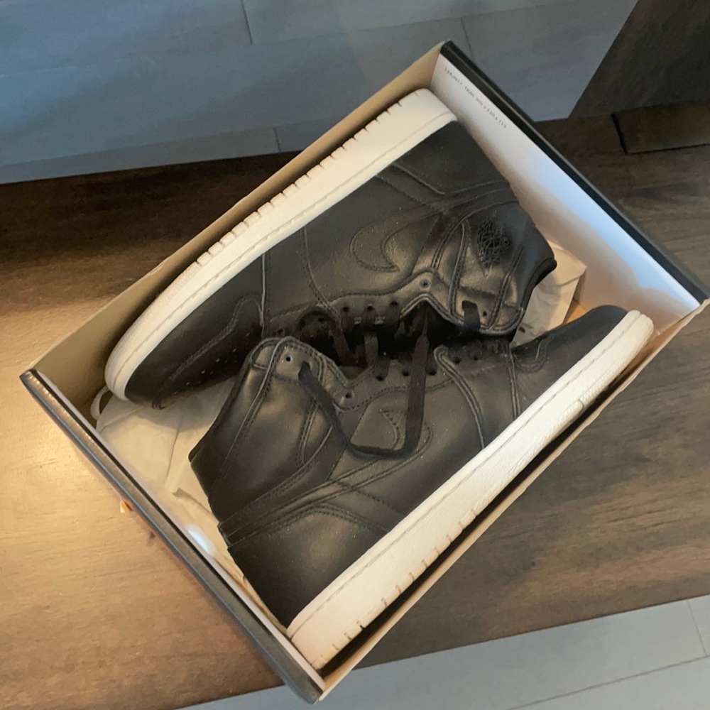 Worn Nike Air Jordan 1 Retro High OG Cyber Monday